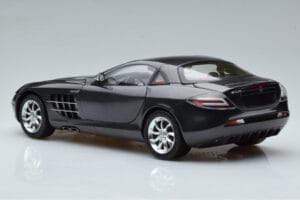 Mercedes SLR McLaren Musta CMC 1:18 M-045F Metalli — kuva 7 / 10