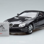Mercedes SLR McLaren Musta CMC 1:18 - image 8 of 10