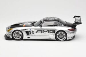 Mercedes SLS AMG GT3 #96 M. Hakkinen AMG Customer Sports 6 Hours of Zhuhai ILMC 2011 Minichamps 1:18 B66960197 Metalli — kuva 3 / 6