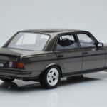 Mercedes W123 AMG 280 Harmaa Otto 1:18 - image 2 of 6