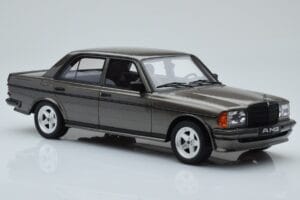 Mercedes W123 AMG 280 Harmaa Otto 1:18 OT750 Hartsi — kuva 4 / 6