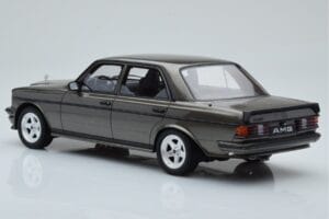 Mercedes W123 AMG 280 Harmaa Otto 1:18 OT750 Hartsi — kuva 5 / 6