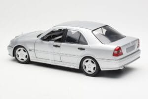 Mercedes C36 AMG W202 Hopea UT Models 1:18 180035000 Metalli — kuva 5 / 6