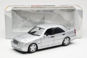 Mercedes C36 AMG W202 Hopea UT Models 1:18 180035000 Metalli — kuva 6 / 6