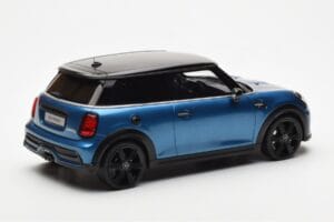 Mini Cooper S F56 Island Sininen Otto 1:18 OT982 Hartsi — kuva 2 / 6