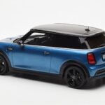 Mini Cooper S F56 Island Sininen Otto 1:18 - image 5 of 6