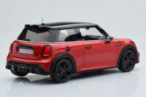 Mini Cooper S JCW F56 Punainen Otto 1:18 OT984 Hartsi — kuva 2 / 6
