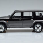 Nissan Patrol GR Y60 Harmaa Otto 1:18 - image 3 of 6