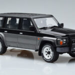 Nissan Patrol GR Y60 Harmaa Otto 1:18 - image 4 of 6