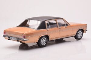 Opel Diplomat B Beige Metallic MCG 1:18 MCG18335 Metalli — kuva 2 / 6