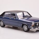 Opel Diplomat B Tummansininen Metallic MCG 1:18 - image 4 of 6