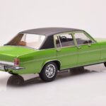 Opel Diplomat B Vihreä Metallic MCG 1:18 - image 2 of 6