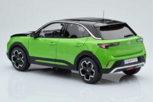 Opel Mokka-e GS Line Matcha Vihreä Otto 1:18 OT435 Hartsi — kuva 4 / 5