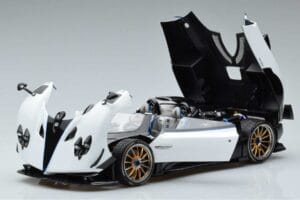 Pagani Zonda HP Barchetta Carbon Fiber Valkoinen LCD 1:18 LCD18009-WH Metalli — kuva 2 / 9