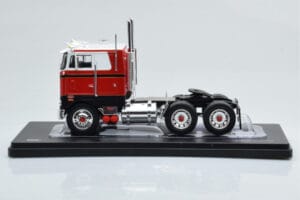 Peterbilt 352 Pacemaker Punainen Valkoinen IXO 1:43 TR097 Metalli — kuva 2 / 4
