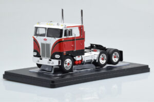 Peterbilt 352 Pacemaker Punainen Valkoinen IXO 1:43