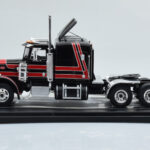 Peterbilt 359 Musta Punainen IXO 1:43 - image 2 of 4