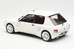 Peugeot 205 Dimma Valkoinen Otto 1:18 OT681 Hartsi — kuva 5 / 6