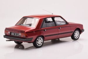 Peugeot 305 GTX Punainen Plaisir Otto 1:18 OT1032 Hartsi — kuva 2 / 6