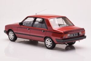 Peugeot 305 GTX Punainen Plaisir Otto 1:18 OT1032 Hartsi — kuva 5 / 6