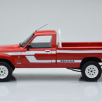 Peugeot 504 Dangel Pickup Punainen Otto 1:18 - image 3 of 6
