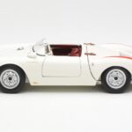 Porsche 550 Spyder 70 Vuotta Edition Valkoinen Schuco 1:18 450033300 - image 4 of 8