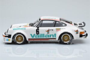 Porsche 911 934 Vaillant #6 B. Wollek Norisring EGT 1976 Minichamps 1:18 155766496 Metalli — kuva 3 / 6