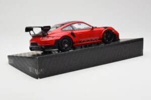 Porsche 911 GT2 RS 991 MR Manthey Racing Nordschleife Record Minichamps 1:18 MR-911-GT2RS-1803 Metalli — kuva 3 / 6