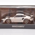 Porsche 911 991.2 GT2 RS Valkoinen Minichamps 1:43 - image 4 of 4