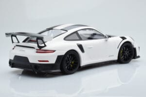 Porsche 911 GT2 RS 991.2 Weissach Package Valkoinen Mustat Magnesiumvanteet Minichamps 1:18 153068309 Metalli — kuva 2 / 6