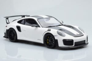 Porsche 911 GT2 RS 991.2 Weissach Package Valkoinen Mustat Magnesiumvanteet Minichamps 1:18 153068309 Metalli — kuva 4 / 6