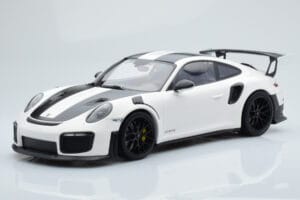 Porsche 911 GT2 RS 991.2 Weissach Package Valkoinen Mustat Magnesiumvanteet Minichamps 1:18 153068309