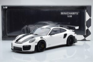 Porsche 911 GT2 RS 991.2 Weissach Package Valkoinen Mustat Magnesiumvanteet Minichamps 1:18 153068309 Metalli — kuva 6 / 6