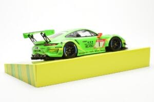 Porsche 911 991.2 GT3 R #1 Manthey Racing 24 Hours Nurburgring 2019 Minichamps 1:18 MG-M-911-19-1801 Metalli — kuva 3 / 6