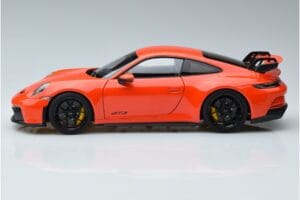 Porsche 911 992 GT3 Oranssi Norev 1:18 187300 Metalli — kuva 4 / 7