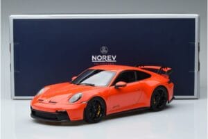 Porsche 911 992 GT3 Oranssi Norev 1:18 187300 Metalli — kuva 7 / 7