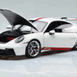 Porsche 911 992 GT3 Valkoinen Norev 1:18 - image 2 of 7