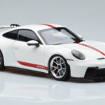 Porsche 911 992 GT3 Valkoinen Norev 1:18 - image 5 of 7