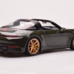 Porsche 911 992 Targa 4S Oliivinvihreä GT Spirit 1:18 - image 2 of 6