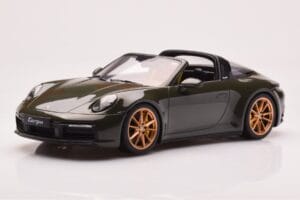 Porsche 911 992 Targa 4S Oliivinvihreä GT Spirit 1:18 GT438