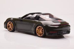 Porsche 911 992 Targa 4S Oliivinvihreä GT Spirit 1:18 GT438 Hartsi — kuva 5 / 6