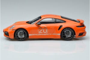 Porsche 911 992 Turbo S China 20th Anniversary Oranssi Minichamps 1:18 155069171 Metalli — kuva 3 / 6