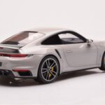 Porsche 911 992 Turbo S Crayon Harmaa GT Spirit 1:18 - image 2 of 6
