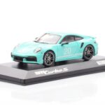 Porsche 911 992 Turbo S Mint Vihreä Minichamps 1:43 - image 2 of 4