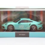 Porsche 911 992 Turbo S Mint Vihreä Minichamps 1:43 - image 4 of 4
