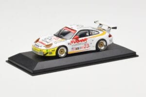 Porsche 911 996 GT3 RS McKenna #23 T. Bernhard / J. Bergmeister / M. Maassen 12 Hours of Sebring 2004 Minichamps 1:43 4000464 — kuva 2 / 4