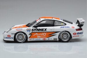 Porsche 911 996 GT3 R #1 C. Kwan Carrera Cup Asia 2004 AUTOart 1:18 80487 Metalli — kuva 4 / 7