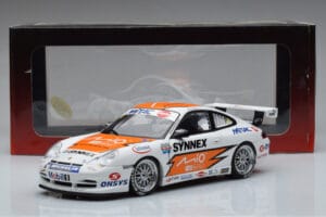 Porsche 911 996 GT3 R #1 C. Kwan Carrera Cup Asia 2004 AUTOart 1:18 80487 Metalli — kuva 7 / 7