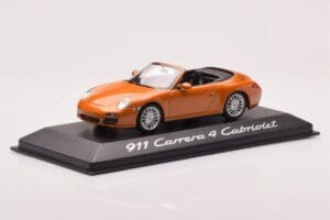 Porsche 911 997 Carrera 4 Cabriolet Oranssi Metallic Minichamps 1:43 WAP02001618 Metalli — kuva 2 / 4