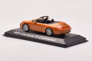 Porsche 911 997 Carrera 4 Cabriolet Oranssi Metallic Minichamps 1:43 WAP02001618 Metalli — kuva 3 / 4